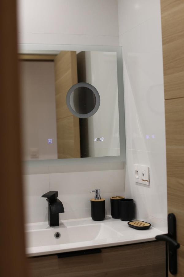 Grand studio 40m2 chaleureux - Jacuzzi Tremblay-en-France Extérieur photo